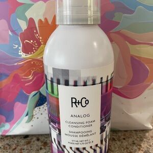 R+Co Analog Cleansing Foam Conditioner with Vibrant Design